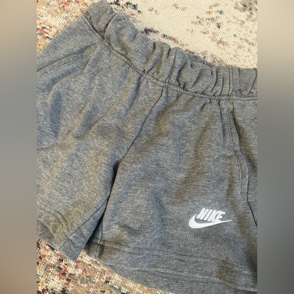 Nike Girl Shorts - Picture 2 of 4